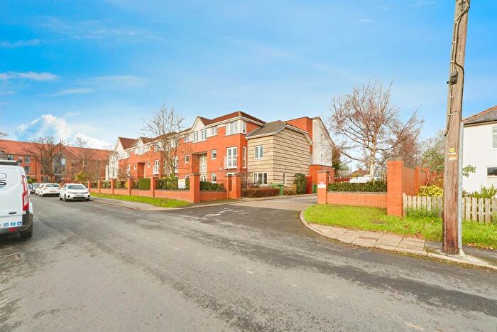 1 Bedroom Retirement Property For Sale In St. Edmunds Court, Leeds, LS8