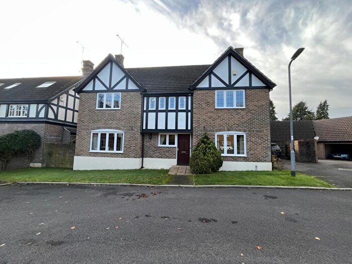 4 Bedroom House To Rent In Oakridge Park, Yeovil, BA21