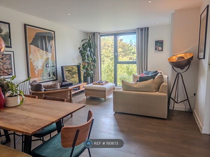 3 Bedroom Flat To Rent In Gibbs Lane, London, E2