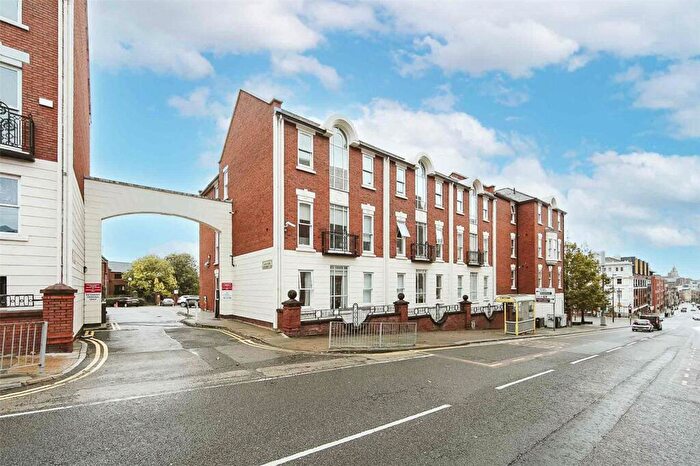 2 Bedroom Apartment For Sale In Arch View Crescent, Liverpool, Merseyside, L1