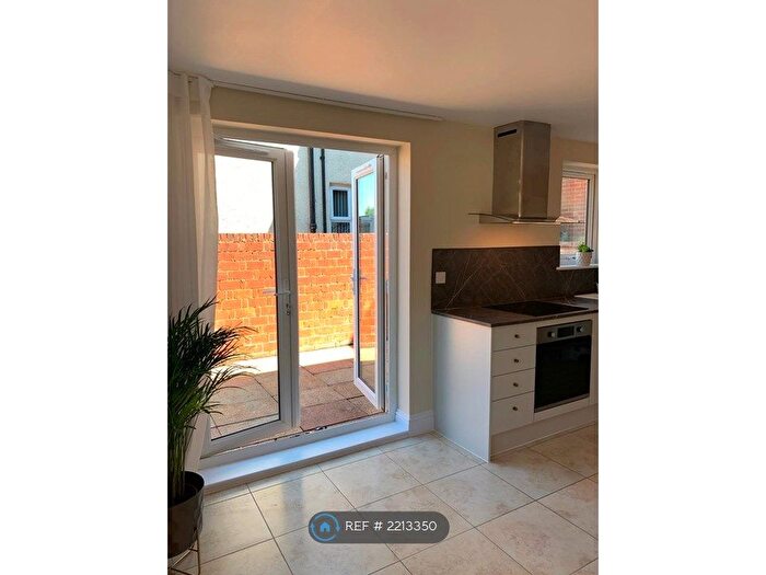 1 Bedroom Flat To Rent In West Street, Fareham, PO16