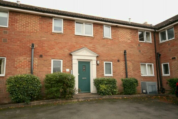 1 Bedroom Apartment To Rent In Badgers Close Forest Hill Oxford, OX33
