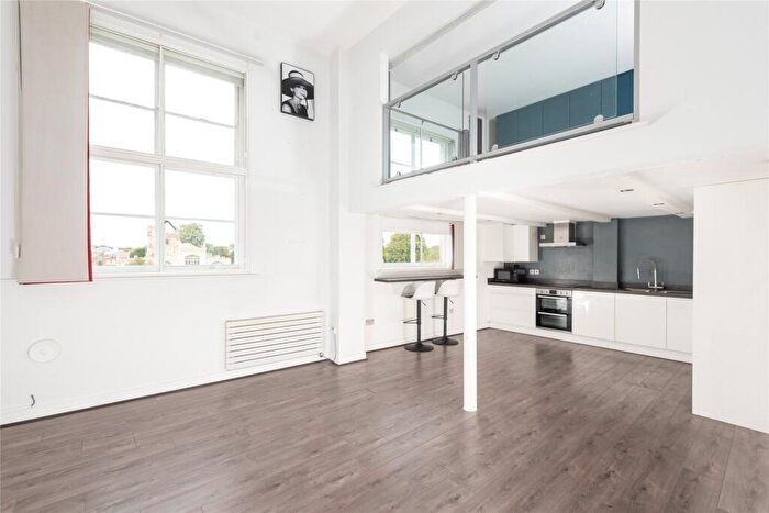 3 Bedroom Apartment For Sale In Queen Street, Hitchin, Hertfordshire, SG4