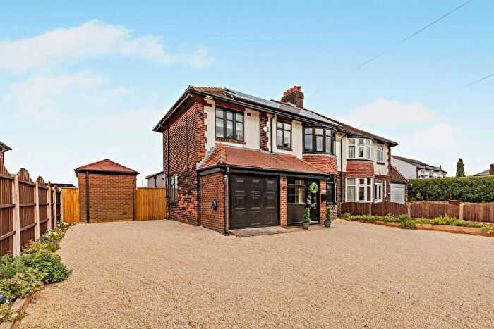 4 Bedroom Semi-Detached House For Sale In Bewdley, Gorsey Lane, OL6