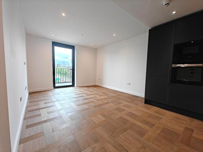 1 Bedroom Flat To Rent In Boxwood Gardens, London, E1W