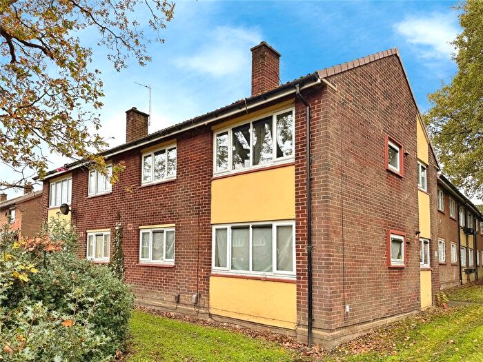 2 Bedroom Flat To Rent In Chaucer Avenue, Willenhall, West Midlands, WV12