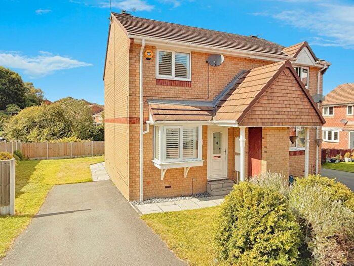 2 Bedroom Semi-detached House For Sale In Fern Lea View, Stanningley, Pudsey, LS28