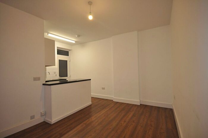 1 Bedroom Flat To Rent In Charlwood Road, London, SW15