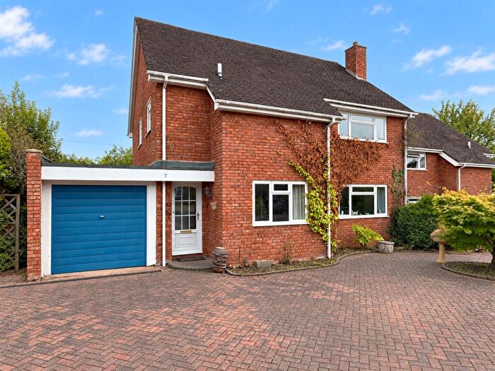 4 Bedroom Detached House For Sale In Campden Lawns, Alderminster, Stratford-Upon-Avon, CV37