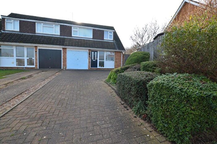 3 Bedroom Semi Detached House For Sale In Lorraine Road, Wootton, MK43