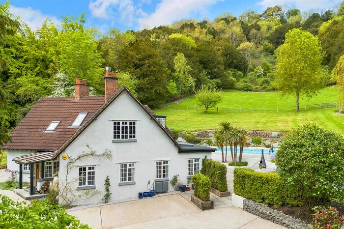 5 Bedroom Detached House For Sale In Pebblehill Road, Betchworth, RH3