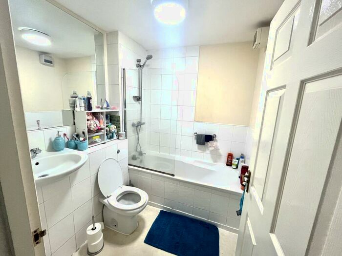 2 Bedroom Flat To Rent In Chancellor Court**, L8