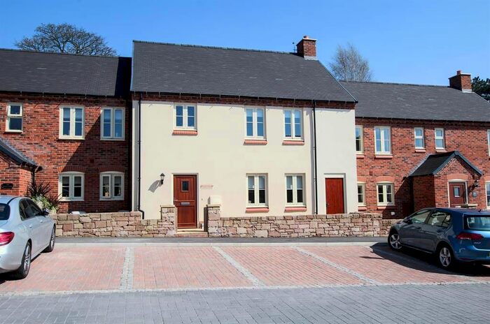 3 Bedroom Town House To Rent In Church Croft, Caverswall, Stoke-On-Trent, ST11