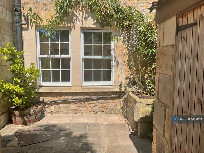 2 Bedroom Flat To Rent In Basement, Bath, BA1