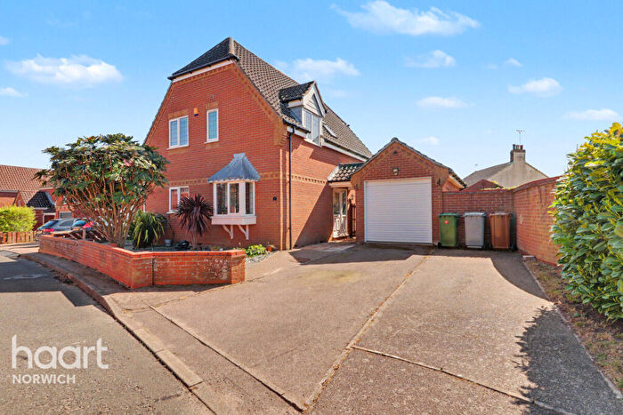 4 Bedroom Detached House For Sale In Old Market Close, Acle, NR13