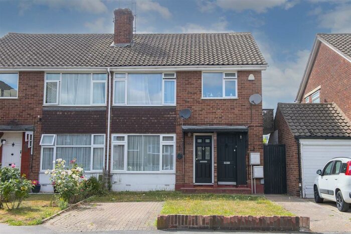 2 Bedroom Maisonette To Rent In Ashby Close, Hornchurch, RM11