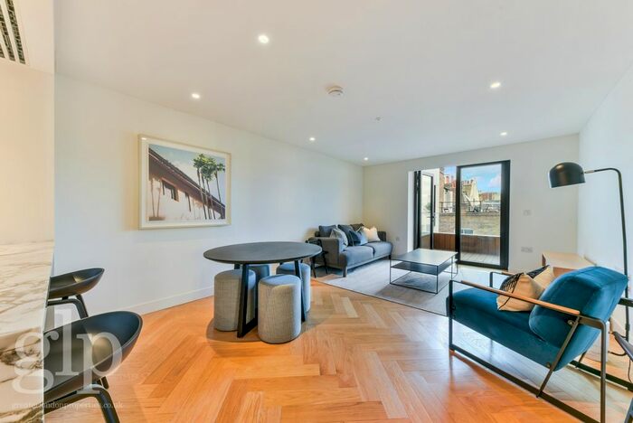 2 Bedroom Flat To Rent In Sherwood Street, London, Greater London, W1F