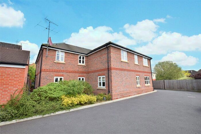 2 Bedroom Flat To Rent In Two Orchards House, Wokingham Road, Bracknell, Berkshire, RG42