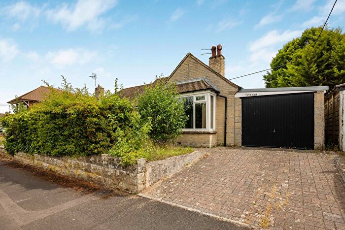 2 Bedroom Bungalow For Sale In Folly View Road, Faringdon, Oxfordshire, SN7