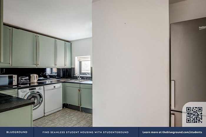 3 Bedroom Flat To Rent In Old Street, London, EC1Y