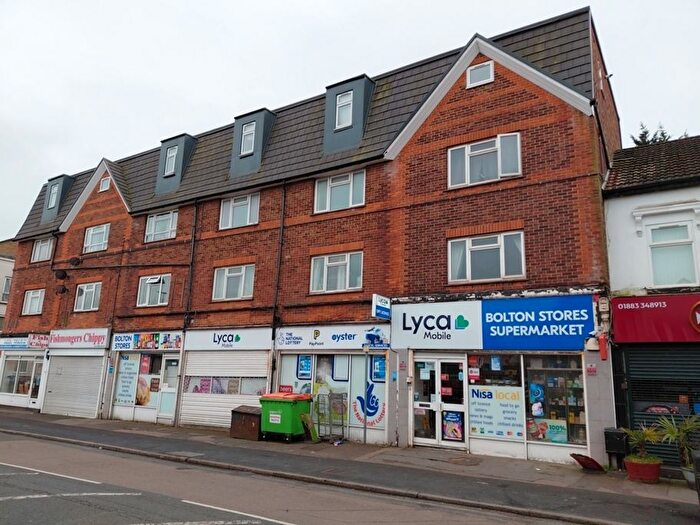 2 Bedroom Flat To Rent In Coulsdon Road, Caterham, CR3