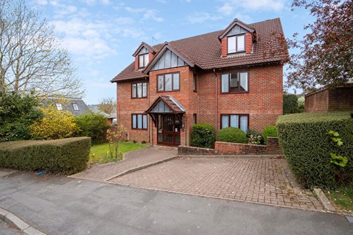 2 Bedroom Flat To Rent In Park View Road, Berkhamsted, HP4