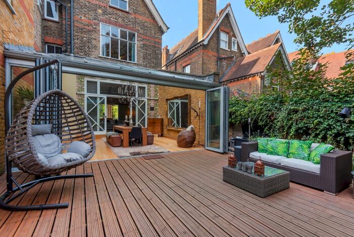 3 Bedroom Flat To Rent In North Common Road, London, W5