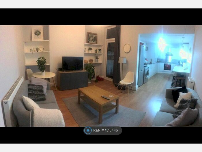 4 Bedroom Terraced House To Rent In Jubilee Drive, Liverpool L7