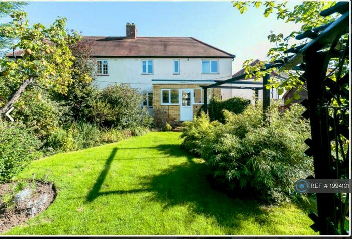 5 Bedroom Semi-Detached House To Rent In Durham Close, Guildford, GU2