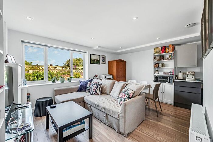 1 Bedroom Flat For Sale In Windmill Place, Southall, UB2
