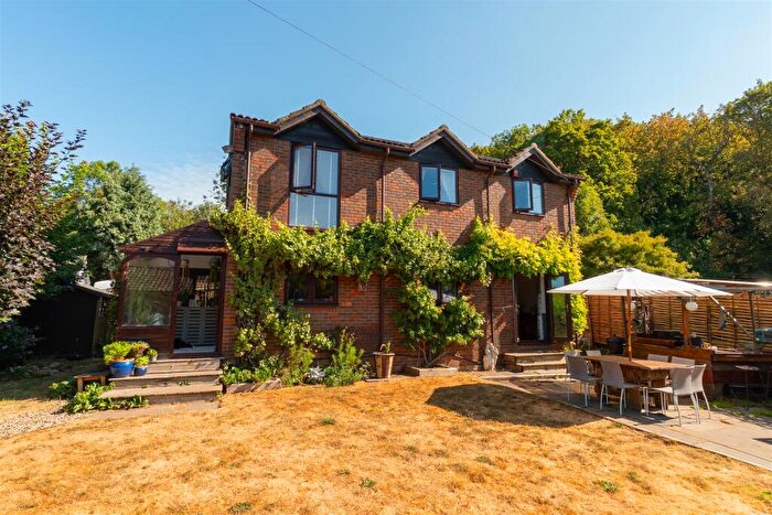 4 Bedroom Detached House For Sale In Three Cliffs, Cliff Hill, Boughton Monchelsea, Maidstone, ME17