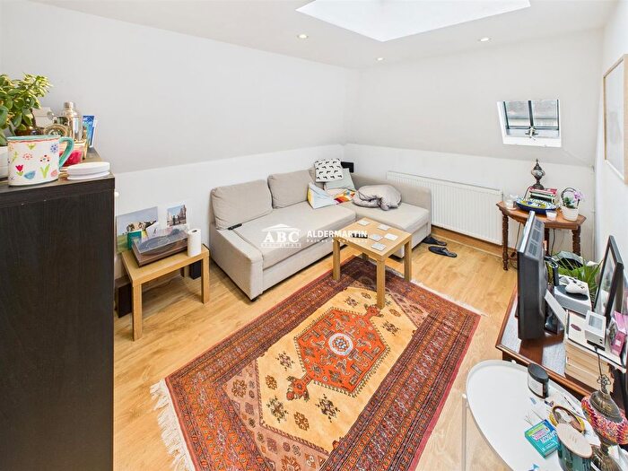 1 Bedroom Property To Rent In Ossulton Way, East Finchley, N2