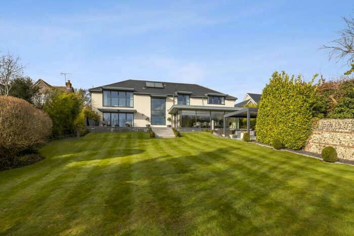 5 Bedroom Detached House To Rent In Guildown Avenue, Guildford, GU2
