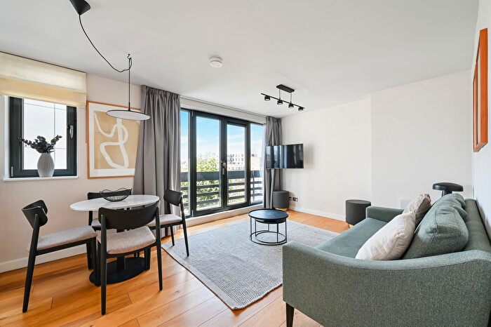 2 Bedroom Flat To Rent In Tottenham Street, W1T