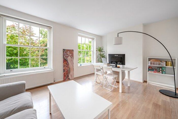 2 Bedroom Flat To Rent In Carlton Hill, London, NW8