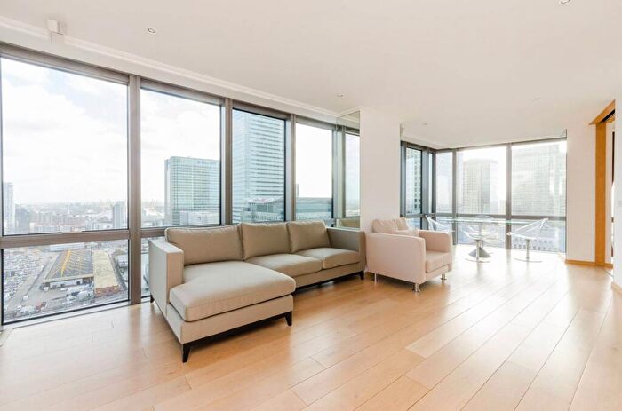 2 Bedroom Flat For Sale In West India Quay, Canary Wharf, London, E14