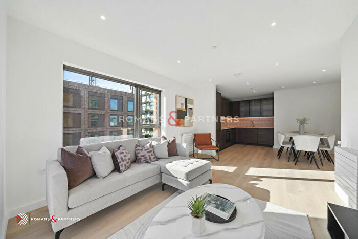 3 Bedroom Apartment To Rent In Mill Building, Riverscape, E16