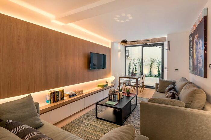 3 Bedroom Town House To Rent In Peel Street, London, W8