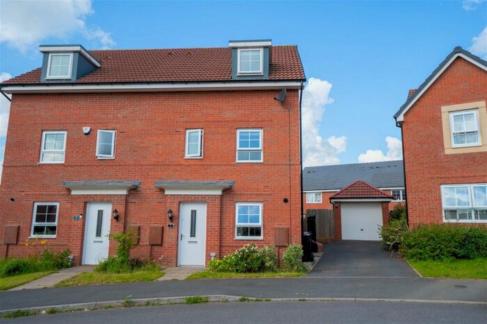 4 Bedroom Semi-Detached House To Rent In Gregory Way, Wigston, LE18