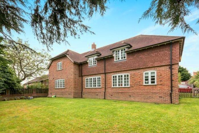 1 Bedroom Property To Rent In Draymans Way, Alton, GU34