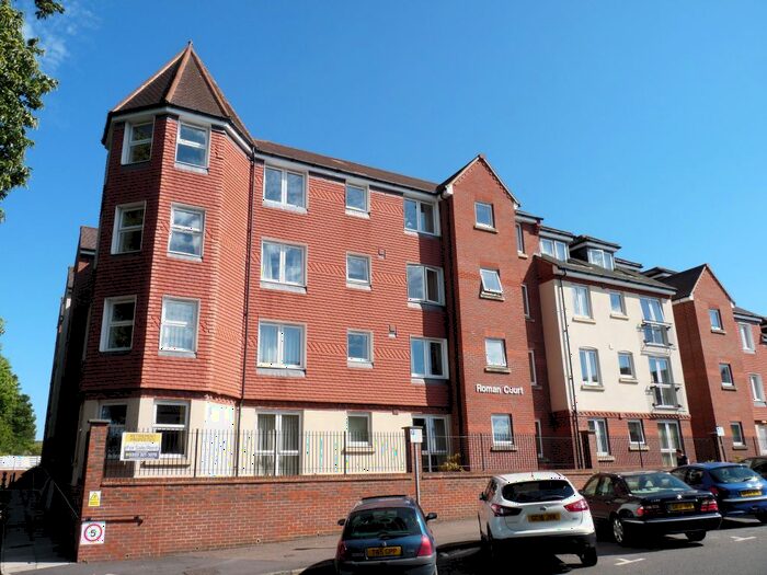 1 Bedroom Property To Rent In High Street, Edenbridge, TN8