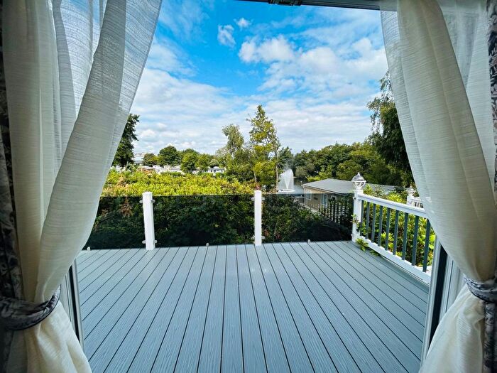 2 Bedroom Park Home For Sale In Ivyhouse Lane, Hastings, TN35