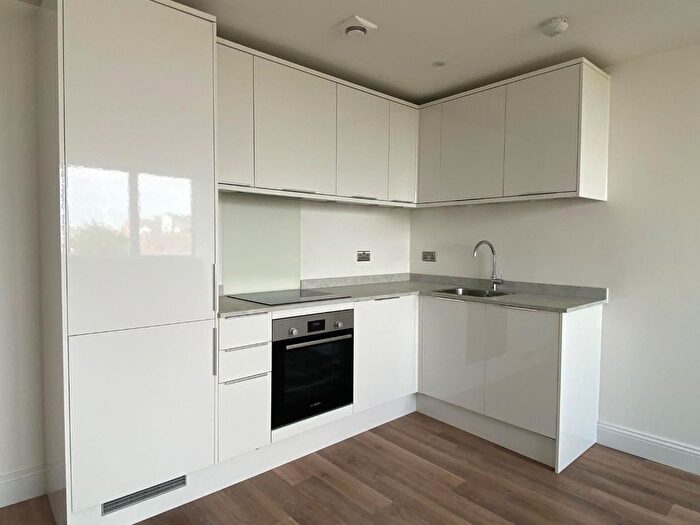 2 Bedroom Flat To Rent In Trinity Point, New Road, Gravesend, DA11