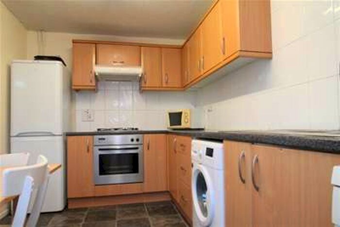 3 Bedroom Flat To Rent In Stoneycroft Close, Lee, SE12