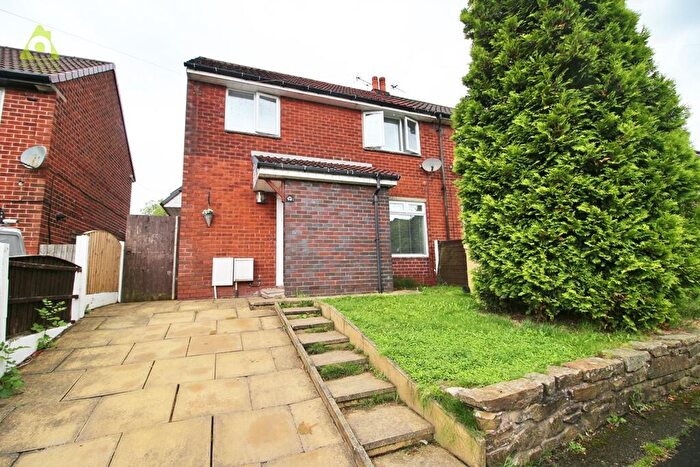 3 Bedroom Semi-Detached House For Sale In Bamber Croft, Westhoughton, BL5