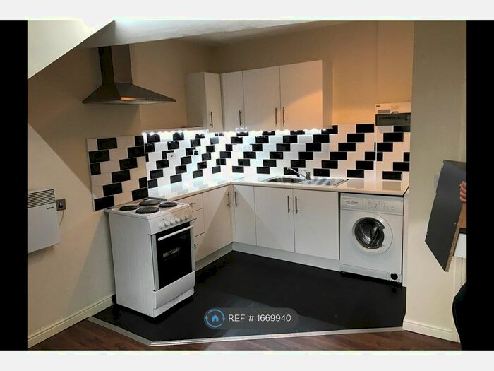 1 Bedroom Flat To Rent In Moor Road, Leeds, LS11