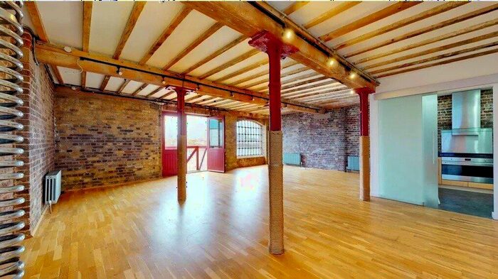 2 Bedroom Apartment To Rent In Wapping High Street, London, E1W