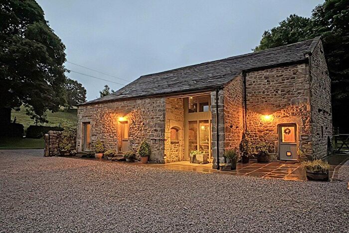 4 Bedroom Barn Conversion For Sale In Pinders Barn, Thorpe, North Yorkshire, BD23