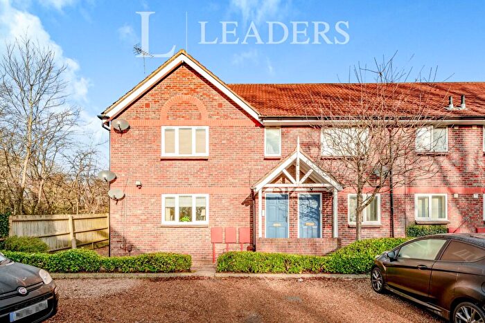 1 Bedroom Flat To Rent In Old Horsham Road, Crawley, RH11