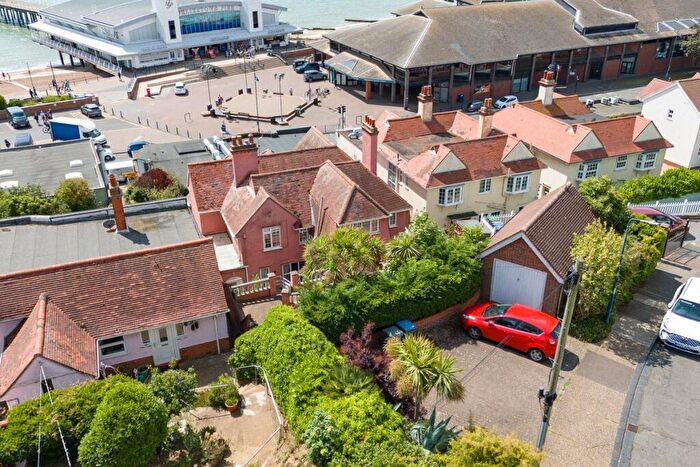 6 Bedroom Detached House For Sale In South Hill, Felixstowe, Suffolk, IP11